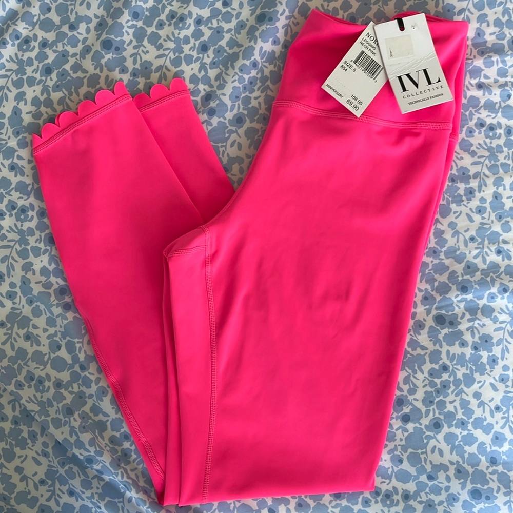 *NWT* IVL Collective scallop active leggings